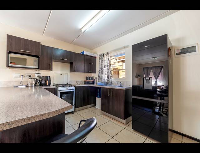 2 BEDROOM APARTMENT FOR SALE IN HONEYPARK